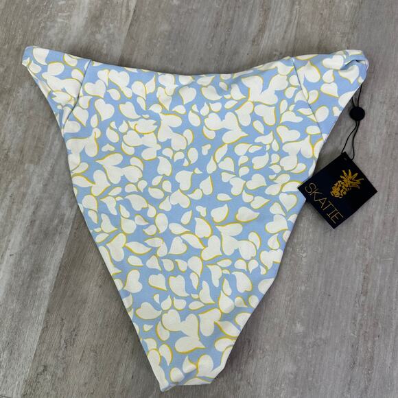 NEW Skatie Bikini Set in Nantucket Print Jasmine Top Salty Bottom Size Large - Picture 9 of 12